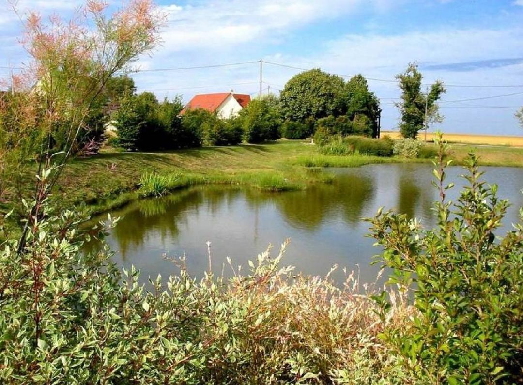 Appartement 100M2, Independant Dans Notre Maison Garennes-sur-Eure Exterior photo